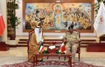 النائب الأول لرئيس مجلس الوزراء الكويتي يبحث مع القائد العام لقوة دفاع البحرين التعاون العسكري