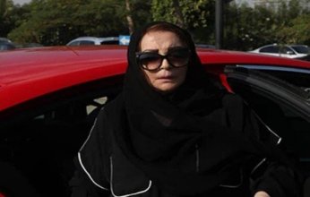 انتهاء صلاة الجنازة على الراحل حسن يوسف.. وميرفت أمين وشهيرة ترفضان دخول مسجد الشرطة