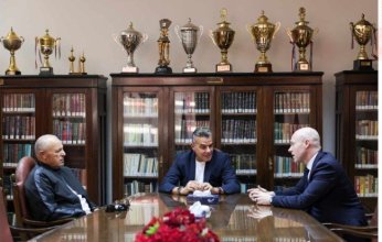 قبل مواجهة العين.. تفاصيل زيارة السكرتير العام المساعد لـ«فيفا» للأهلي