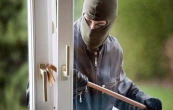 صدق أو لا تصدق.. لص يقتحم المنازل ويؤدي الأعمال المنزلية نيابة عن ساكنيها ولم يسرق شيئا
