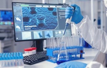 علماء روس يطورون تقنية آمنة لتصنيع أدوية السرطان القائمة على البلاتين