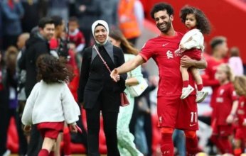 تقارير.. زوجة صلاح قد تحسم مصيره مع «الريدز»