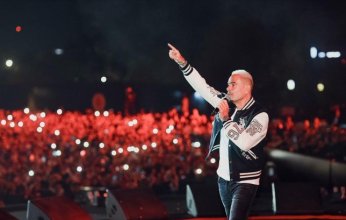 بالصور.. عمرو دياب يحيي حفلاً أسطوريًا في "القرية الذكية" ويستعيد الذكريات بأجمل أغانيه