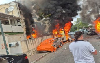 هلع في دولة الاحتلال الإسرائيلي.. هجوم كبير بالصواريخ يصيب مبان واحتراق سيارات في الكريوت