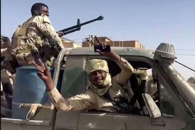 السودان: الدعم السريع يقتل 11 شخصا ويصيب الاطفال والنساء السودان: الدعم السريع يقتل 11 شخصا ويصيب الاطفال والنساء