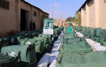 مركز الملك سلمان للإغاثة يوزع 200 حقيبة إيوائية و200 خيمة في أفغانستان