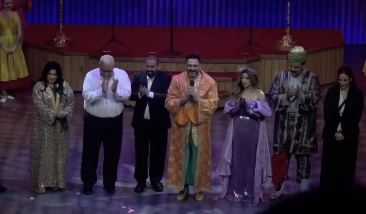 بالفيديو.. تركى آل الشيخ يشيد بمسرحية "الف تيتة وتيتة" ويمد عرضها يوماً إضافياً بموسم الرياض بالفيديو.. تركى آل الشيخ يشيد بمسرحية "الف تيتة وتيتة" ويمد عرضها يوماً إضافياً بموسم الرياض