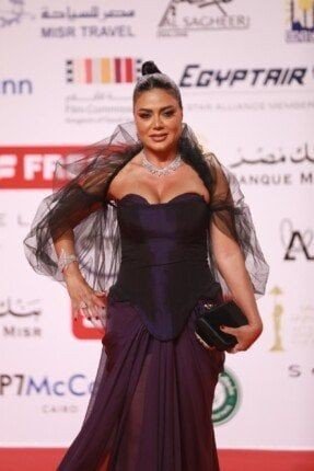 شاهد.. رانيا يوسف تخطف الأنظار بإطلالة جريئة في مهرجان القاهرة السينمائي 2 khaligyoun47908