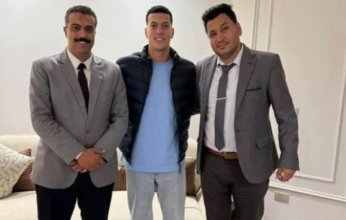 بعد تقديم التعويض المناسب.. تصالح لاعب الأهلي المصري إمام عاشور وفرد الأمن