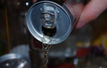 مكون شائع في مشروبات الطاقة والمكملات الغذائية يزيد خطر الإصابة بأمراض القلب