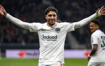 مرموش يتصدر قائمة المرشحين لجائزة أفضل هدف بالجولة الرابعة الدوري الأوروبي