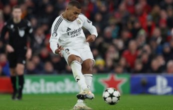 أنشيلوتي يدافع عن مبابي: «ليس محبطًا»