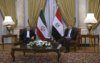 مصر وإيران تدعوان لتهدئة الأوضاع وتحذران من استدراج المنطقة إلى حرب إقليمية