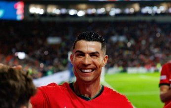 تصرف غير متوقع لـ رونالدو خلال مباراة البرتغال