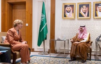السعودية وفرنسا تبحثان سبل تعزيز العلاقات الثنائية بين البلدين