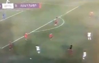 بالفيديو.. صواريخ حزب الله تجبر لاعبين إسرائيليين على الهروب من مباراة كرة قدم