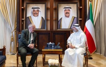نائب وزير الخارجية الكويتي يبحث مع مستشار الحكومة البريطانية تعزيز العلاقات الثنائية في مختلف المجالات