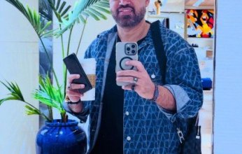 أشعار الفنان "خالد تاج الدين" بمسرحية دينا الشربيني تتصدر «التريند»