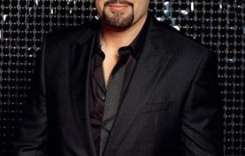 أحمد السقا يفوز بجائزة النجم الذهبي في مهرجان الأفضل ويهديها لوالده المخرج صلاح السقا