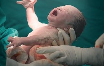 «الصحة المصرية» تكشف عن مضاعفات الولادة القيصرية وميزات «الطبيعية»