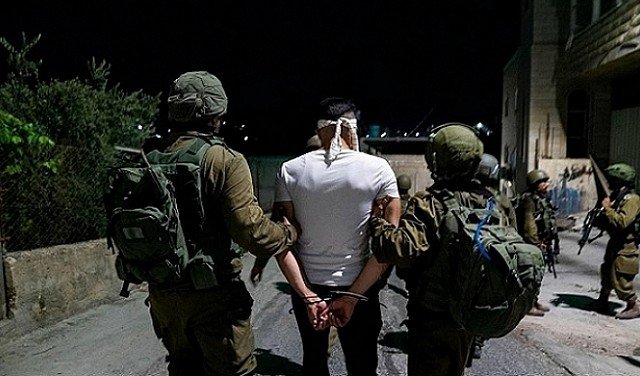 فلسطين: استمرار عمليات الاعتقال فى الضفة الغربية وقطاع غزة فلسطين: استمرار عمليات الاعتقال فى الضفة الغربية وقطاع غزة