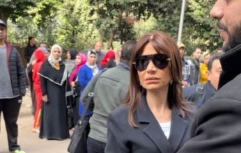بالصور.. الإعلامية بسمة وهبة تصل لقاعة المحكمة لمساندة المخرج عمر زهران في أزمته