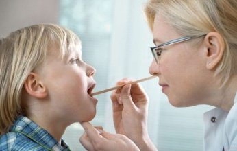 دراسة حديثة تكشف الارتباط بين استئصال اللوزتين وخطر الإصابة بالقلق لاحقاً