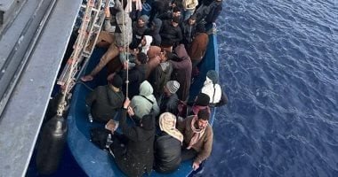 مصر: القوات البحرية تنجح فى إحباط محاولة هجرة غير شرعية لمركب على متنه 63 فردا مصر: القوات البحرية تنجح فى إحباط محاولة هجرة غير شرعية لمركب على متنه 63 فردا