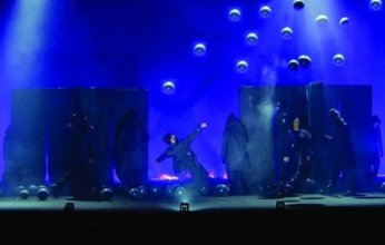 "أنتم مدعوون إلى حفلة" تفوز بجائزة أفضل عرض متكامل في ختام مهرجان الكويت المسرحي الـ24