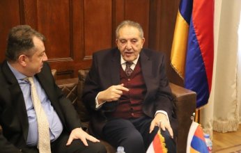 غرفة الإسكندرية" تستضيف سفير أرمنيا لبحث سبل التعاون بين الجانبين