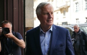 رئيس الوزراء الفرنسي يقدم استقالته بعد حجب الثقة عن حكومته.. ماذا يحدث في فرنسا؟