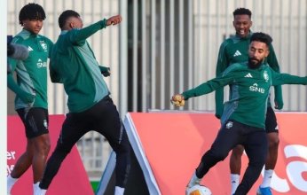 السعودية تواجه اليمن بحثا عن الفوز لتفادي الخروج المبكر