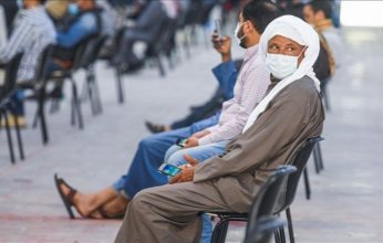 موجة الإصابات بالإنفلونزا تثير قلق المصريين من متحورات كورونا.. مستشار السيسي يوضح الموقف ويكشف آخر التطورات