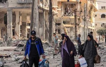 قوات الاحتلال الإسرائيلي تجبر سكان بيت لاهيا على الإخلاء القسري من شمال غزة