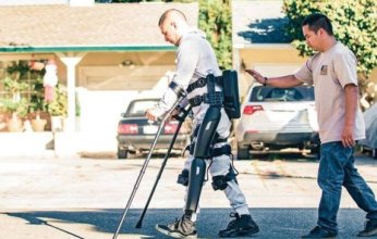 خبراء كوريون يبتكرون روبوت يساعد مرضى الشلل النصفي على المشي والصعود