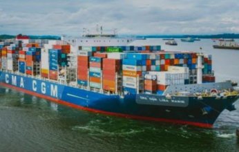 رغم جهود انقاذها.. غرق سفينة ضخمة في مياه البحر الأحمر قادمة من اليمن.. ما الأسباب والتفاصيل؟