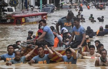 إجلاء مئات الأشخاص من 3 مناطق في الفلبين جراء الفيضانات الضخمة