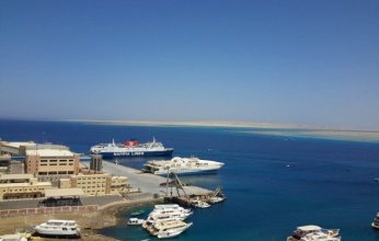 مصر.. استئناف حركة الملاحة في ميناء الغردقة البحري بعد تحسن الأحوال الجوية