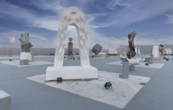 30 فنانًا من 23 دولة يشاركون في ملتقى طويق الدولي للنحت