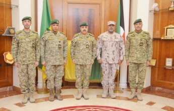 وكيل الحرس الوطني الكويتي يبحث مع الملحق العسكري الإماراتي سبل تعزيز التعاون بين البلدين