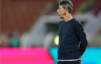 موقف "محرج" لمدرب عُمان بمباراة الكويت في خليجي 26