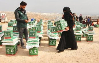 سلمان للإغاثة يوزع 724 سلة غذائية و724 حقيبة صحية في مدينة سرمدا بمحافظة إدلب