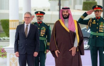 ولي العهد السعودي يستقبل رئيس وزراء بريطانيا ويعقدان لقاءً موسعًا
