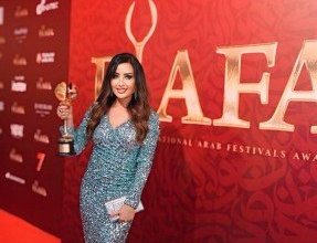 النجمة التونسية لطيفة تتألق بتكريمات جديدة.. وتشارك في ليلة تكريم الراحل محمد رحيم