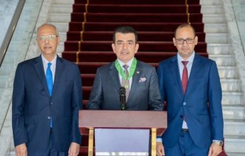 الرئيس الموريتاني يمنح المدير العام للإيسيسكو وسام "كوماندور" من نظام الاستحقاق الوطني