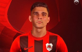 أشرف بن شرقي يصل مطار القاهرة الدولي بعد فسخ تعاقده مع الريان القطري