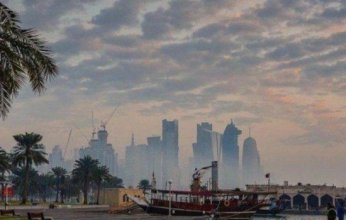 طقس قطر اليوم الثلاثاء.. معتدل الحرارة نهارا وتحذير من رياح قوية وأمواج عالية في عرض البحر