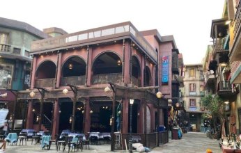 بالصور.. الحارة الشعبية لمسلسل “شباب امرأة”.. ديكورات ضخمة تعيد إحياء أجواء الحارة المصرية القديمة