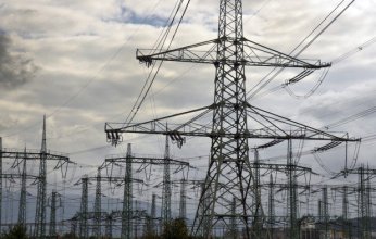 مصر تعيد طرح مشروع محطة كهرباء في جبل عتاقة بعد سحبه من شركة صينية