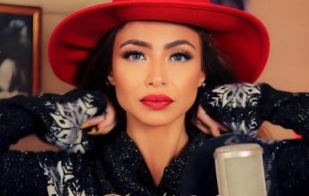 الفنانة دوللي شاهين «كاتبة» لأول مرة.. ما القصة؟